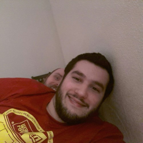 iwillnotstopwalking:  I feel like something is lurking behind me … >___>  It’s like something you’d see on sixpenceee blog…