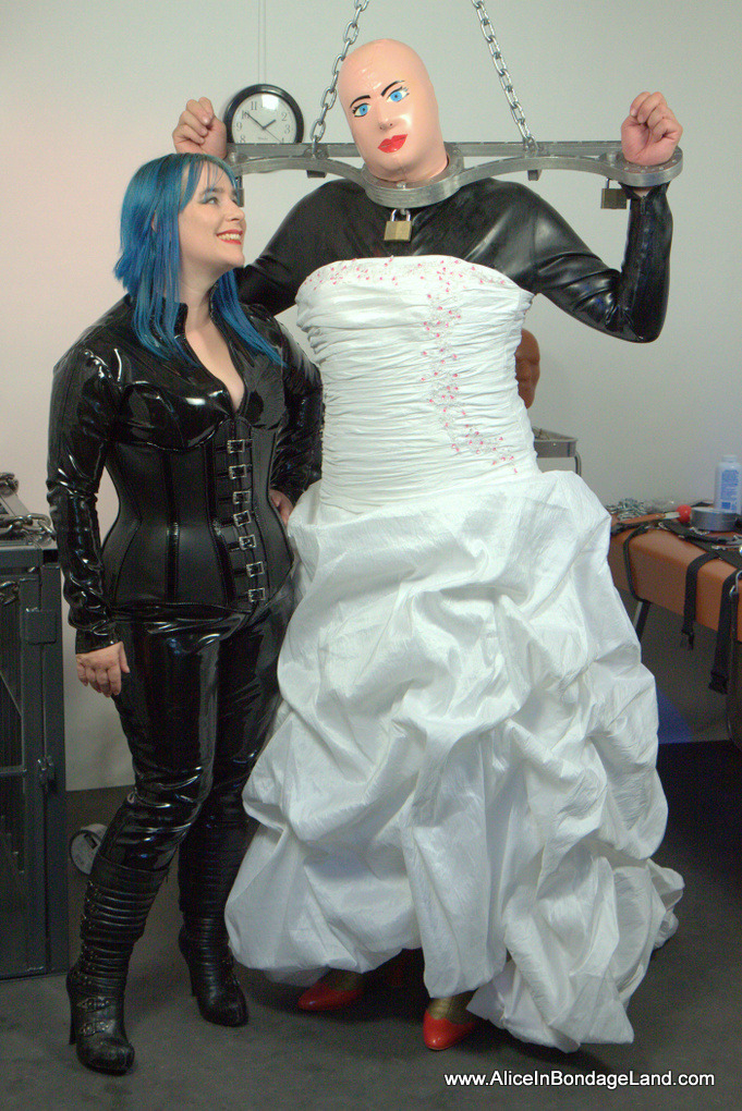 FOR SALE TO GOOD HOME: SISSY BRIDETime for a kinky bridal gown extravaganza!!!The