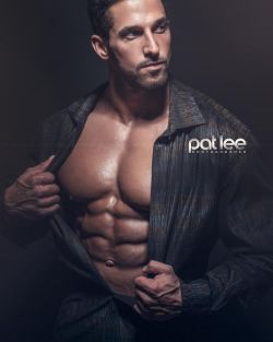 patlee:  http://patlee.net ★ ★ Andy Velcich ⇢ @AndyVelcich ⇠ ⇢ @AndyVelcich ⇠ ⇢ @AndyVelcich ⇠  Pat Lee is based in Chicago and available for photography, video and media projects. ★ patlee@patleemedia.com  #bodybuilding #fitness #fitfam