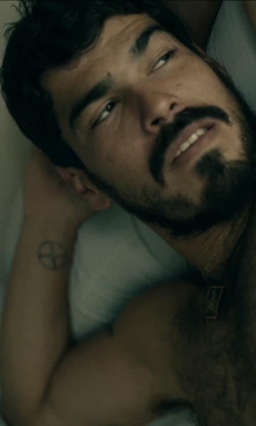 male-and-others-drugs:   Raul Castillo shirtless