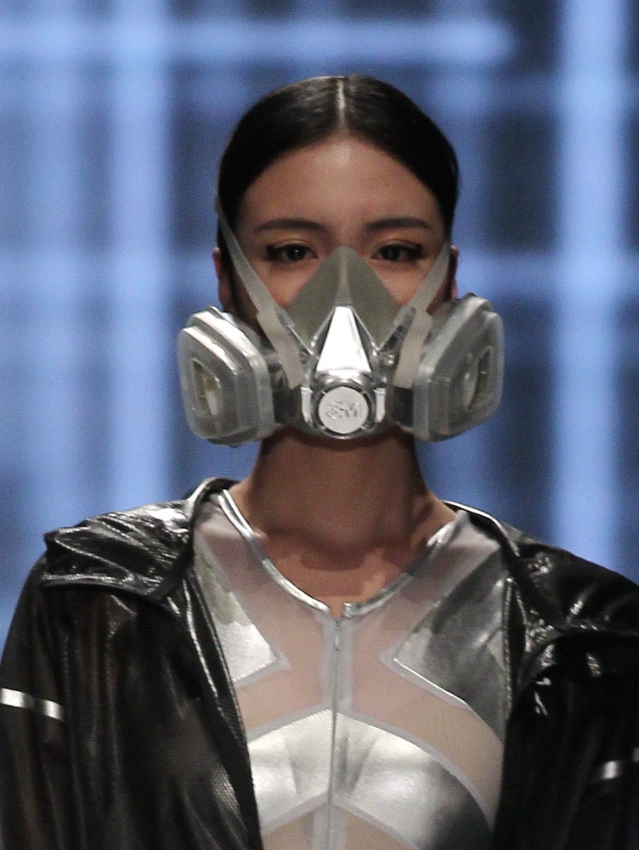 cvntfetish:  bodyfluids:  Smog masks at QIAODAN Yin Peng S/S 15 China Fashion Week 
