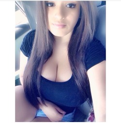 bustychicks2:  Busty teen