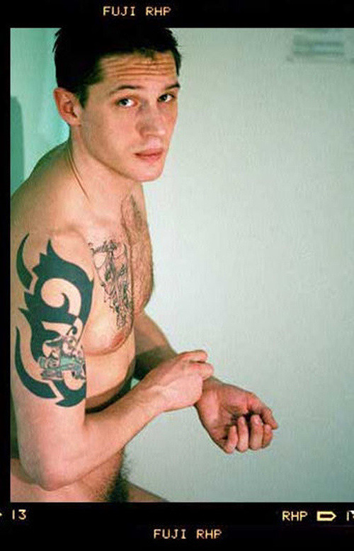 famousmennakeduk:  Tom Hardy