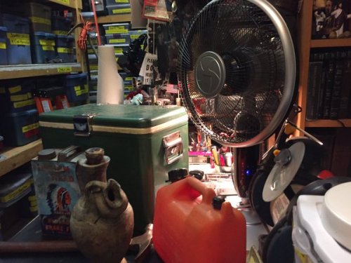 rizlow1: ‏@clarissa373 “So many cool #SPN props”