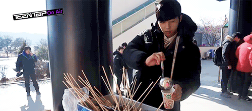  Changjo and food (*´・ｖ・) 