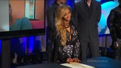sadmoisturizer:Beyoncé, Nicki and Rihanna signing the Declaration of Independence