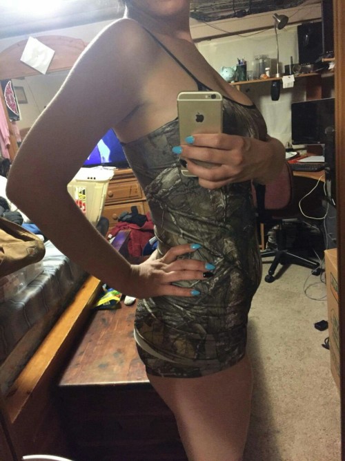 realtaps:  Love a girl in camo