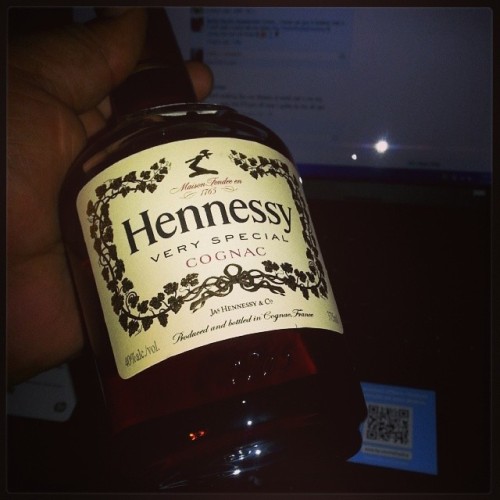Well, she ain’t wanna share her #Kinky so I guess this is what it is tonight. #Dolo #Henny #FaceMode #Facial