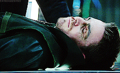 fatedxdestiny:         Oliver IS Arrow secret revealed.   