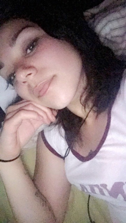 flirtmimi:  do u ever just have a rlly good day  ig: dizzydreamrr 🦄💕  friendly reminder that i am 100% an angel 😇
