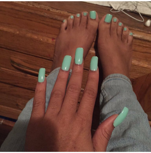 inlovewithprettytoes:Her Perfect Toes Deserve To Be Worshipped