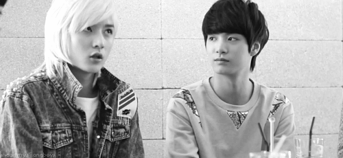 popobaek:  excuse me JR, Ren might melt… 