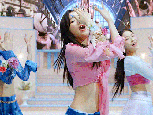 Feel My Rhythm(Red Velvet / 2022)follow The Song And Dance In The Moonlight