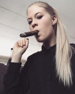 cigargirl:.