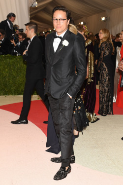 celebritiesofcolor:  Cary Fukunaga attends the “Manus x Machina: Fashion In An Age Of Technology” Costume Institute Gala at Metropolitan Museum of Art on May 2, 2016 in New York City. 