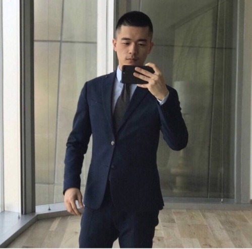 execsg: hehehkg: 杭州的 He is fucking hot!!! IG: dothethinh99