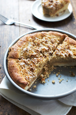 boozybakerr:  Deep Dish Cinnamon Streusel Dessert Pizza