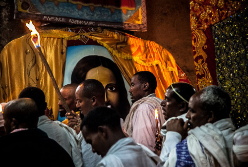 globalchristendom: Pilgrims celebrate Easter inside the rock-hewn churches of Lalibela, Ethiopia. (P