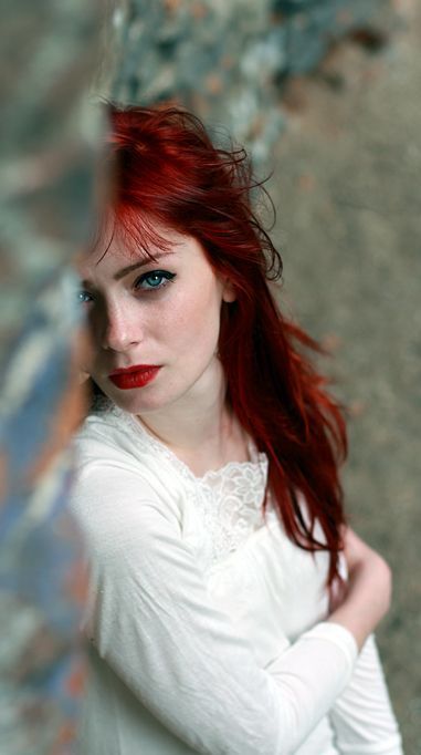 redheadcontrol:  Síguenos en Facebook! Carly
