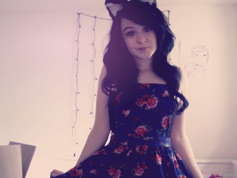 sleepyishkitten:  It’s a pretty kitty dress day &lt;3 