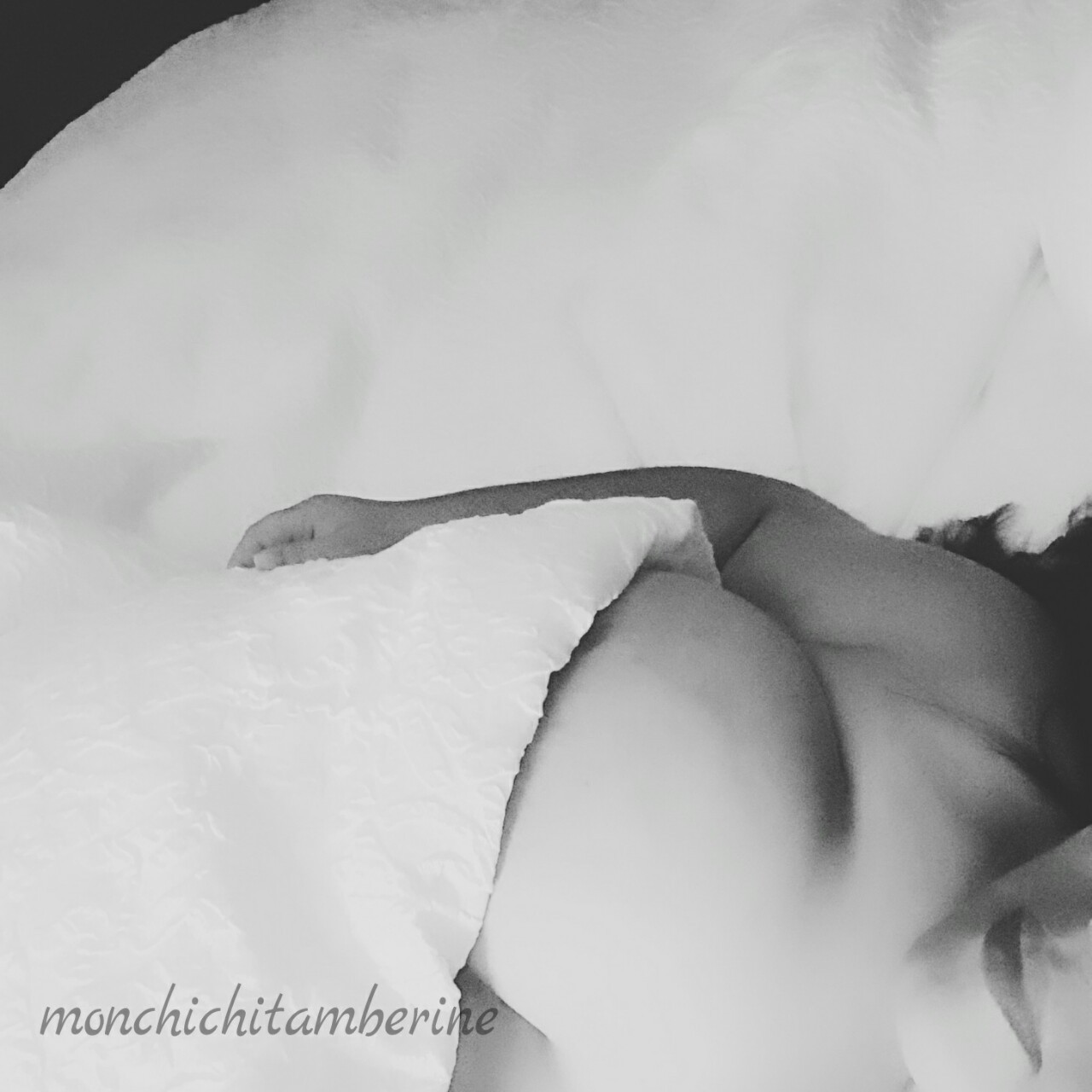 allthingssexyforu:  monchichitamberine:  After a crazy busy week I wish I were laying