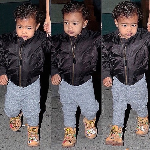 trappunzelll:  She has all the swag 👌