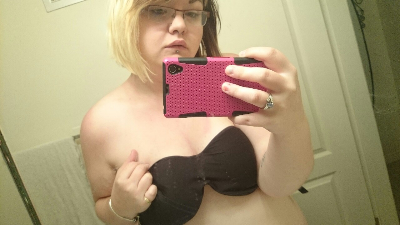 plumpkiin:  Topless anyday I please.