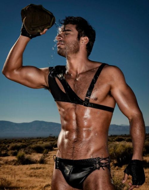 beautifulsexymens:  beautiful sexy men… over 25,000 followers thank you… 90,000 sexy images… more to post, share, follow: http://beautifulsexymens.tumblr.com/archive