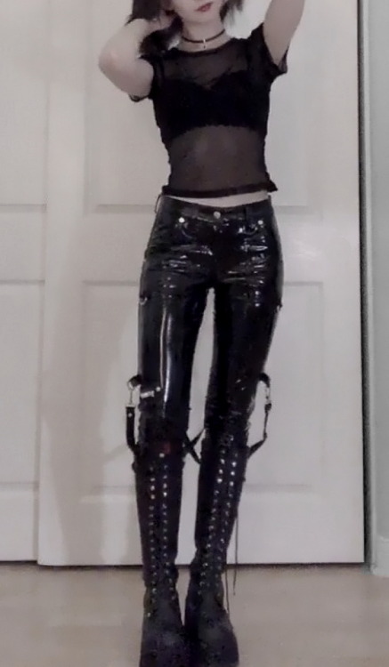 Porn photo doc-martens-latex-boots:It was long ago 😏🥰🖤