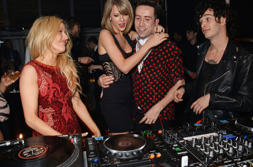 swift-network:Ellie Goulding, Taylor Swift, Nick Grimshaw and Matty Healy attend the Universal Music Brits after party