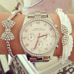 I need a watch(=