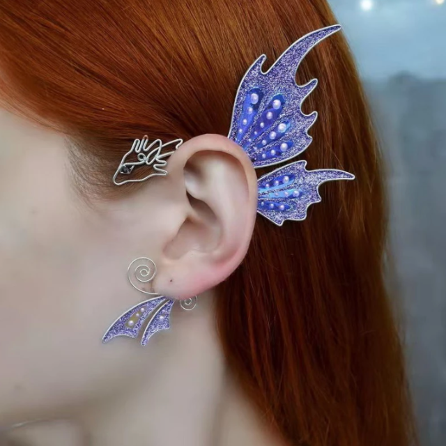 hermitchick:  ritorukerou:sparklezoi:t-emma:themysticalbeing:accidentallylita:literary-squagon:cielo-estrellado-rebloguear:monochromaticvisions:dragon-ear-pendants:This Ear Clip can be softly moulded to fit your ear perfectly and is designed to be hanging