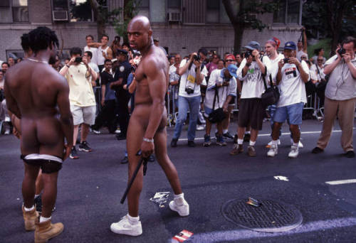 mademoiselleclipon:Men pose for Gay Pride Parade in N.Y.C / Shaul Schwarz