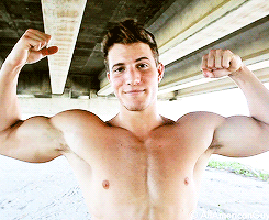 chrissalvatoreunderwear:  Hottttt! 