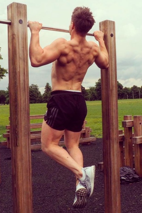 prettyboysbeautifulmen:  Tom Trotter / Bromans