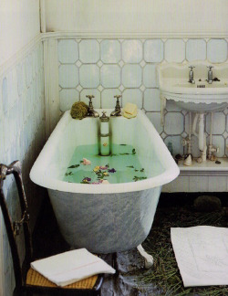 ohdreaming:  bathroom inspo  