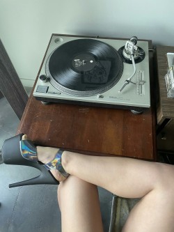 vinyl-girls-and-good-music: