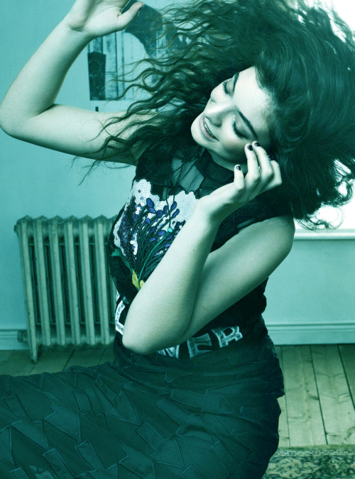 Lorde by Gregory Harris for Teen Vogue http://its-erva-venenosa.tumblr.com/ - légalise!