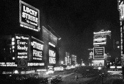 fuckyeahvintage-retro:  New York City, 1927 © Corbis