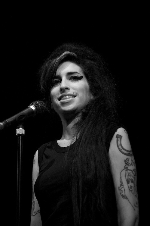 amywinehousequeen:Amy Winehouse performing live at The Octagon in Sheffield, 2007