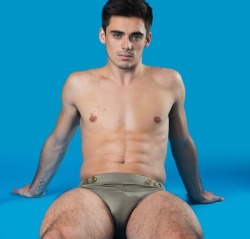 amazingmalenudity: Chris Mears