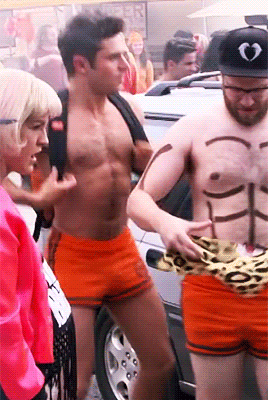 zacefronsbf:  Zac Efron on the set of Neighbors 2  jfpb