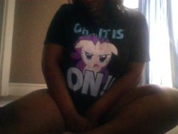 xxxwickedecstasyxxx:  I MoThErFuCkIn sToLe eQuIuS PoNy sHiRt, PlEaSe dOn’t tElL HiM I MoThErFuCkIn hAvE .HoNk (Guess who finally learned how to make a gif *points to myself* I also didn’t feel like putting all that paint on my face