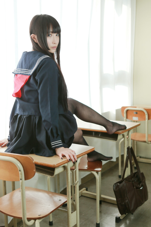 Cute Cosplay Girl Lecha [School Girl Uniform] 1-2