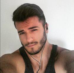 i-love-barba:  by @junioresio http://ift.tt/1SsWHw3