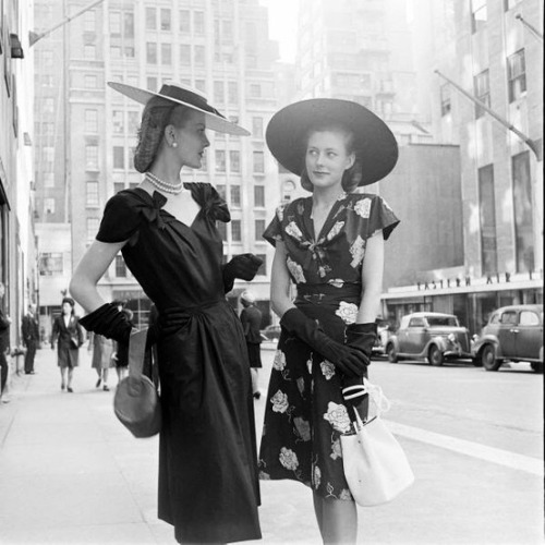stereoculturesociety:CultureCOUTURE: Street Style c. 1940s