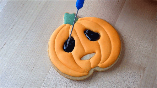 pastabaek:    Jack o’lantern cookies! ✿   