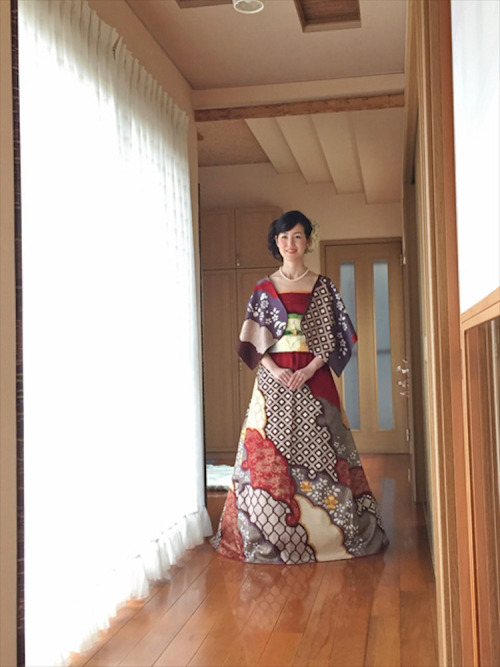 mymodernmet:Brides in Japan are Turning Their Long-Sleeve Kimonos Into Stunning Wedding Dresses