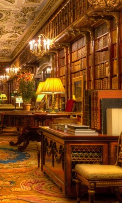 theladyintweed:  Beautiful Libraries:  Chatsworth House, England.   