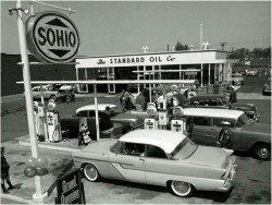 doyoulikevintage:  Gas station 